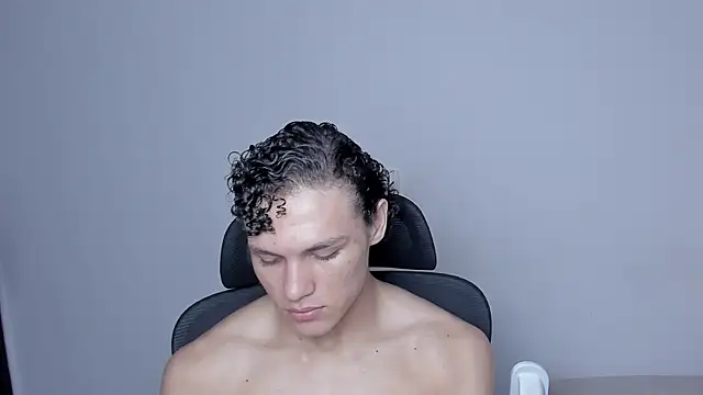 Snapshot of laurent_nova chatting on 11/17/25, 08:25 laurent nova online show from 11/17/25, 08:25