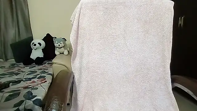 Queenhimanshi online show from 06/30/26, 06:47