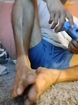 Snapshot of brownfeet chatting on 12/24/24, 02:54 brownfeet online show from 12/24/24, 02:54