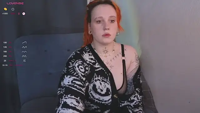 Snapshot of The_Full_Red_Moon chatting on 09/21/25, 12:18 The Full Red Moon online show from 09/21/25, 12:18