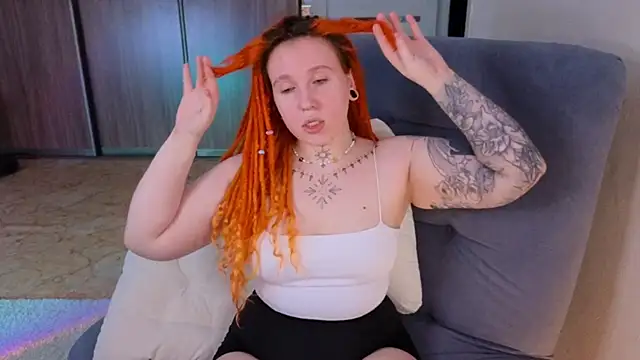 Snapshot of The_Full_Red_Moon chatting on 10/10/25, 06:12 The Full Red Moon online show from 10/10/25, 06:12