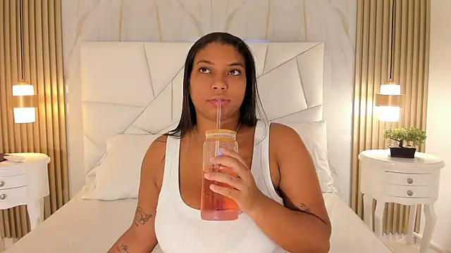 Snapshot of belacampbell chatting on 04/10/26, 05:01 belacampbell online show from 04/10/26, 05:01