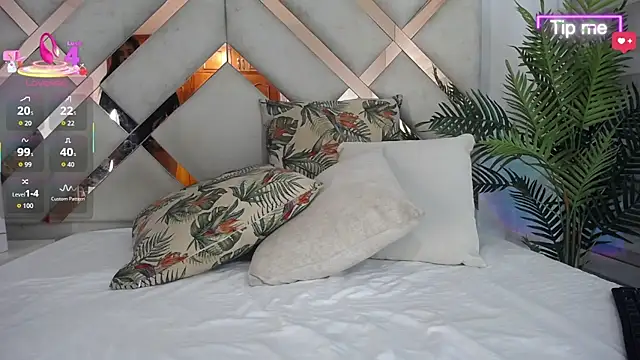 Snapshot of katy_ruiz chatting on 10/31/25, 06:47 katy ruiz online show from 10/31/25, 06:47