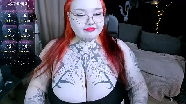 Gotic Pie online show from 11/19/25, 03:23