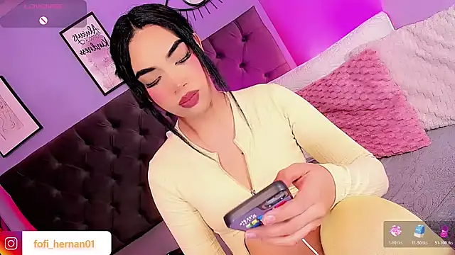 Snapshot of Sofi_hdz chatting on 11/15/25, 09:11 Sofi hdz online show from 11/15/25, 09:11