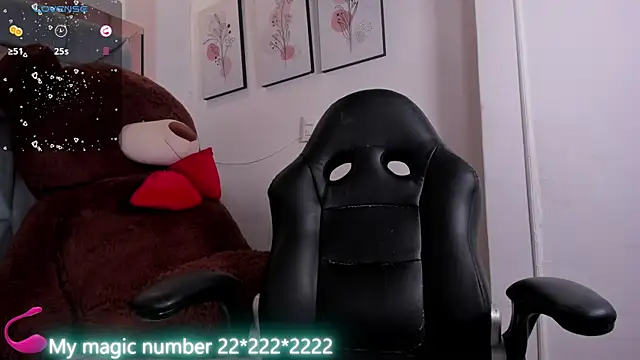 Snapshot of anyi_sweet_titss chatting on 07/08/26, 12:37 anyi sweet titss online show from 07/08/26, 12:37