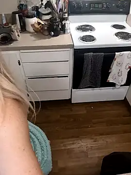 Snapshot of ziggyspice chatting on 09/25/25, 08:34 ziggyspice online show from 09/25/25, 08:34