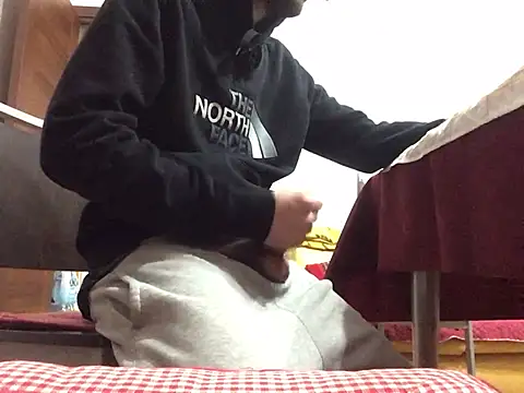 Snapshot of DragonPink chatting on 12/06/24, 04:49 DragonPink online show from 12/06/24, 04:49