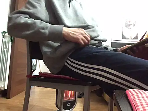 Snapshot of DragonPink chatting on 12/31/24, 09:50 DragonPink online show from 12/31/24, 09:50