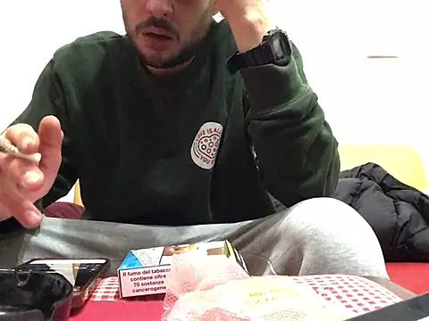 Snapshot of DragonPink chatting on 01/07/25, 11:14 DragonPink online show from 01/07/25, 11:14