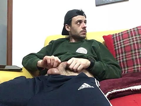 Snapshot of DragonPink chatting on 02/10/25, 11:23 DragonPink online show from 02/10/25, 11:23