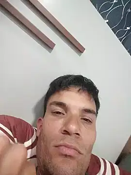 Snapshot of 719610 chatting on 11/20/25, 03:28 719610 online show from 11/20/25, 03:28