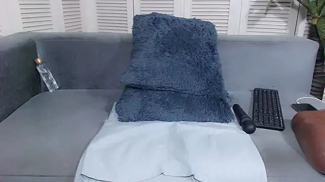 JasmineMoore online show from 12/19/24, 01:18