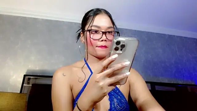 Snapshot of JasmineMoore chatting on 03/05/26, 10:17 JasmineMoore online show from 03/05/26, 10:17