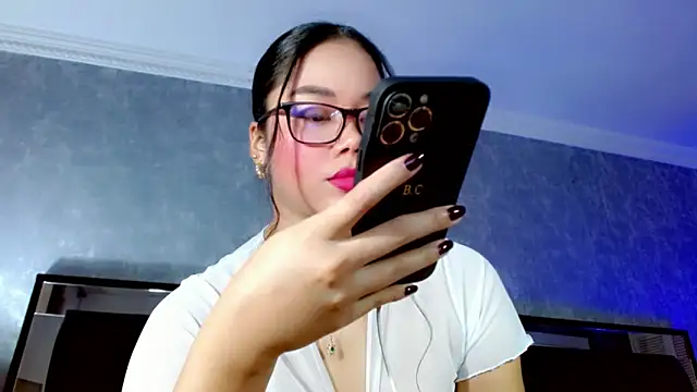 Snapshot of JasmineMoore chatting on 04/15/26, 09:48 JasmineMoore online show from 04/15/26, 09:48