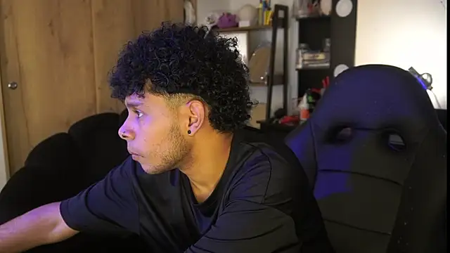 MissKorah online show from 01/28/25, 03:25