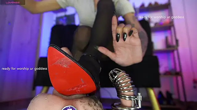 MissKorah online show from 11/30/25, 10:58