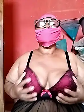 Snapshot of naughtygrannyXXX chatting on 01/21/25, 07:15 naughtygrannyXXX online show from 01/21/25, 07:15