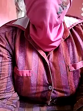 Snapshot of naughtygrannyXXX chatting on 03/10/25, 11:21 naughtygrannyXXX online show from 03/10/25, 11:21