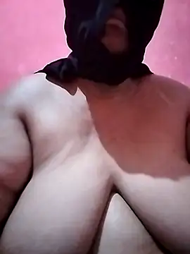 Snapshot of naughtygrannyXXX chatting on 10/17/25, 08:11 naughtygrannyXXX online show from 10/17/25, 08:11