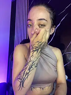 Ady 18 online show from 11/07/25, 07:14