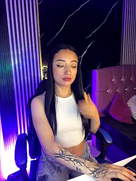 Ady 18 online show from 11/19/25, 08:31