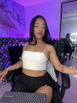 Ady 18 online show from 01/13/26, 07:41