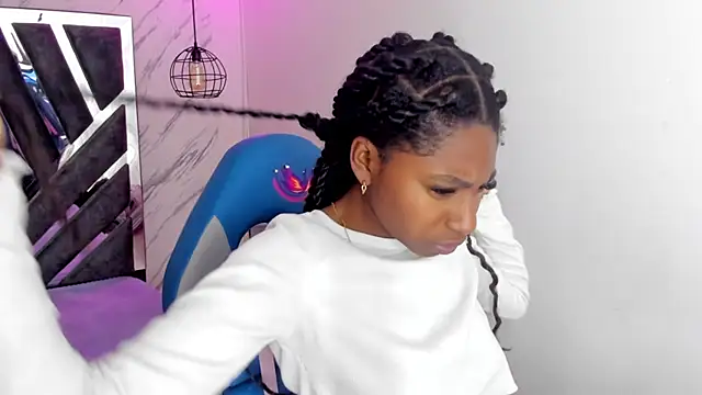 Queen perla  online show from 10/23/25, 12:04