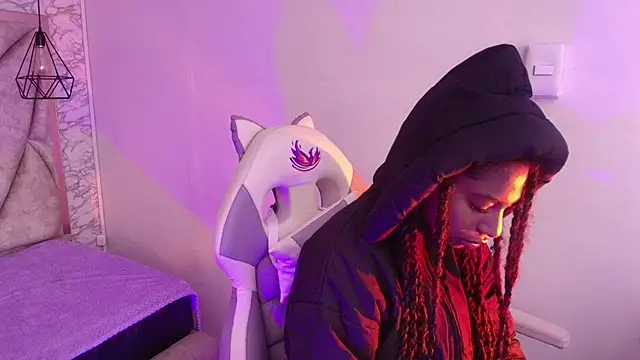 Queen perla  online show from 11/24/25, 11:43