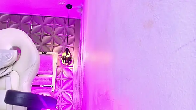 Queen perla  online show from 03/13/26, 12:01