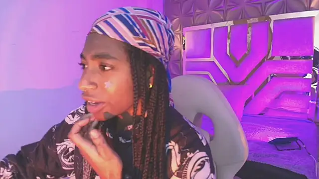 Queen perla  online show from 03/31/26, 12:16