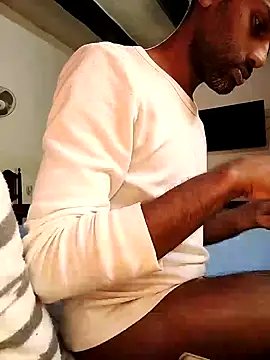 Snapshot of KeptupInosine chatting on 02/25/25, 01:17 KeptupInosine online show from 02/25/25, 01:17