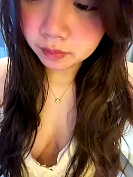 Hotellinh12 online show from 12/15/25, 04:22