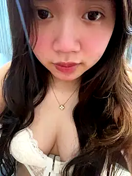 Hotellinh12 online show from 12/17/25, 04:51