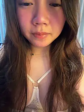 Hotellinh12 online show from 04/15/26, 04:03