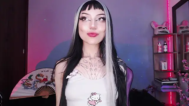 Snapshot of catipetite chatting on 02/20/25, 11:32 catipetite online show from 02/20/25, 11:32