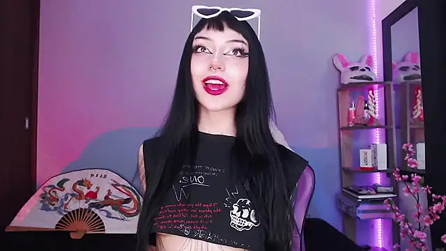 Snapshot of catipetite chatting on 02/27/25, 01:38 catipetite online show from 02/27/25, 01:38