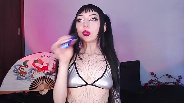 Snapshot of catipetite chatting on 03/16/25, 11:36 catipetite online show from 03/16/25, 11:36