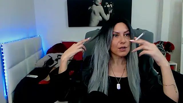 Snapshot of EvelynQueenn chatting on 01/11/25, 07:39 EvelynQueenn online show from 01/11/25, 07:39