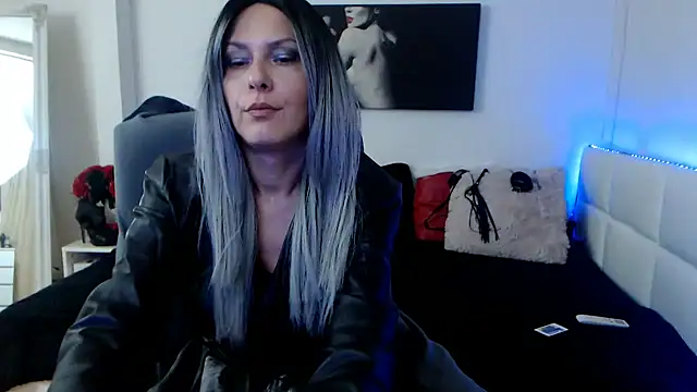 Snapshot of EvelynQueenn chatting on 01/22/25, 05:59 EvelynQueenn online show from 01/22/25, 05:59