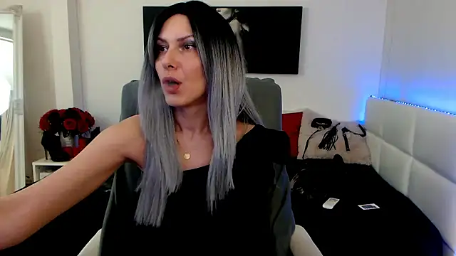 Snapshot of EvelynQueenn chatting on 01/28/25, 06:16 EvelynQueenn online show from 01/28/25, 06:16