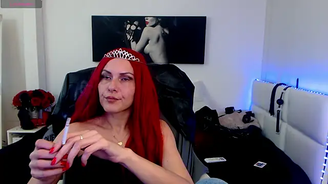 Snapshot of EvelynQueenn chatting on 02/02/25, 09:19 EvelynQueenn online show from 02/02/25, 09:19