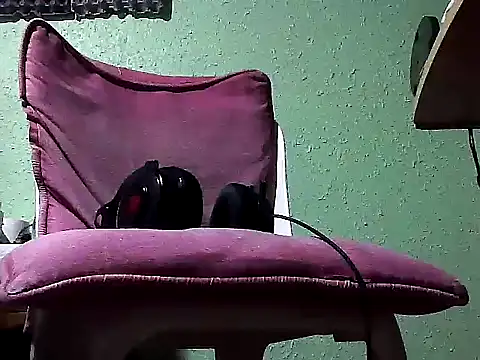 Snapshot of gxXxuesta chatting on 10/07/25, 02:31 gxXxuesta online show from 10/07/25, 02:31