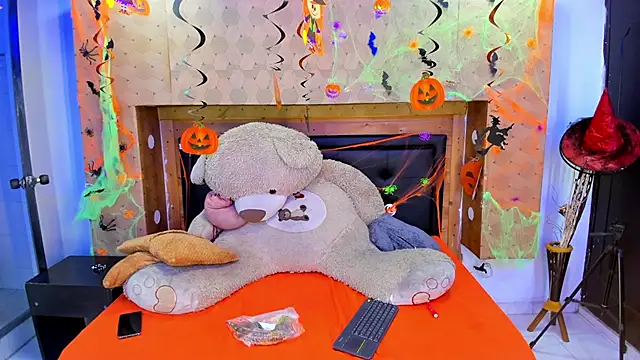 SofiAndNicol online show from 10/27/25, 11:14