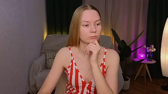 Snapshot of CarolynCohen__ chatting on 02/10/25, 02:08 CarolynCohen online show from 02/10/25, 02:08
