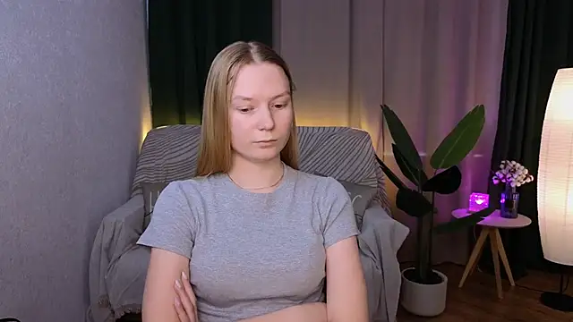 Snapshot of CarolynCohen__ chatting on 02/18/25, 08:16 CarolynCohen online show from 02/18/25, 08:16