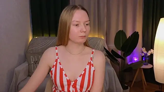 Snapshot of CarolynCohen__ chatting on 03/17/25, 05:12 CarolynCohen online show from 03/17/25, 05:12