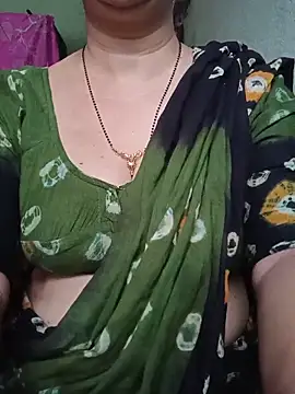 Snapshot of Rosy-B chatting on 05/19/26, 12:05 Rosy-B online show from 05/19/26, 12:05