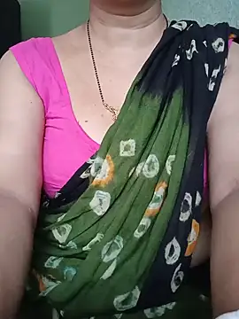 Snapshot of Rosy-B chatting on 06/15/26, 12:13 Rosy-B online show from 06/15/26, 12:13