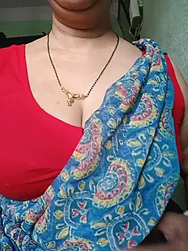 Snapshot of Rosy-B chatting on 07/02/26, 12:54 Rosy-B online show from 07/02/26, 12:54